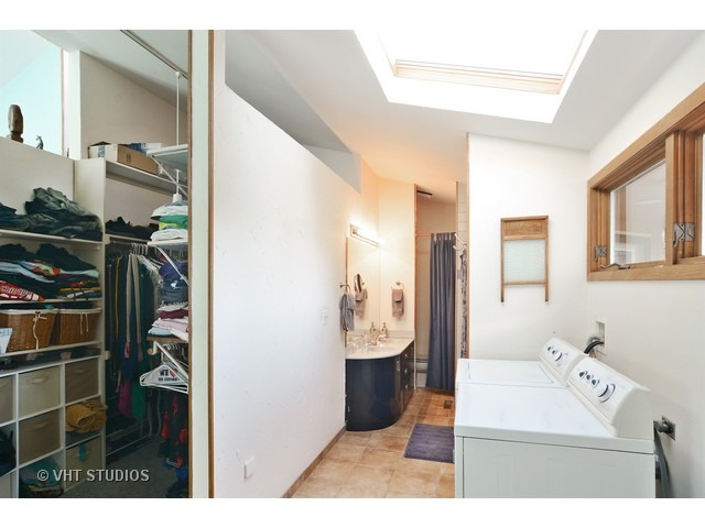 610 E Cedar Ln, Mount Prospect, IL 60056 photo 9
