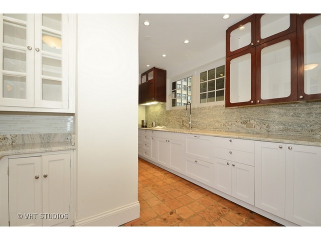 210 E Pearson St #4B, Chicago, IL 60611 photo 12