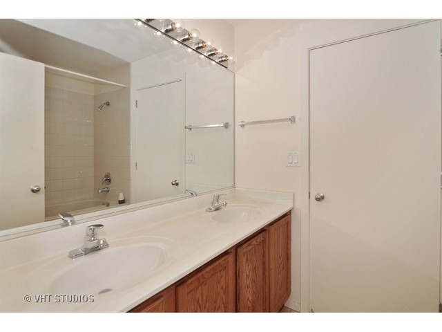 1000 E 53rd St #421, Chicago, IL 60615 photo 11