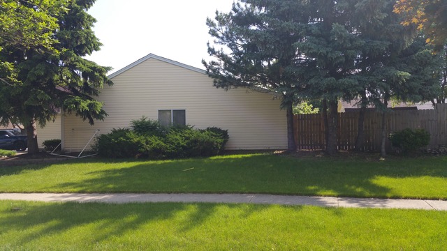1315 Walden Dr, Elgin, IL 60120 photo 4