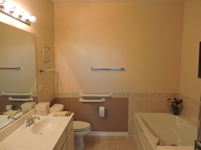 1556 Matthew Dr, Algonquin, IL 60102 photo 11