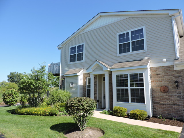 1556 Matthew Dr, Algonquin, IL 60102 photo 1