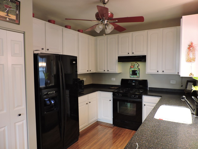 1556 Matthew Dr, Algonquin, IL 60102 photo 3
