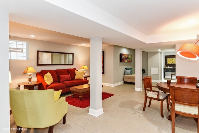 8130 S Champlain Ave, Chicago, IL 60619 photo 6