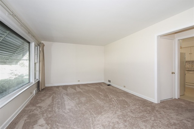 1351 E Lincoln Ave, Des Plaines, IL 60018 photo 4