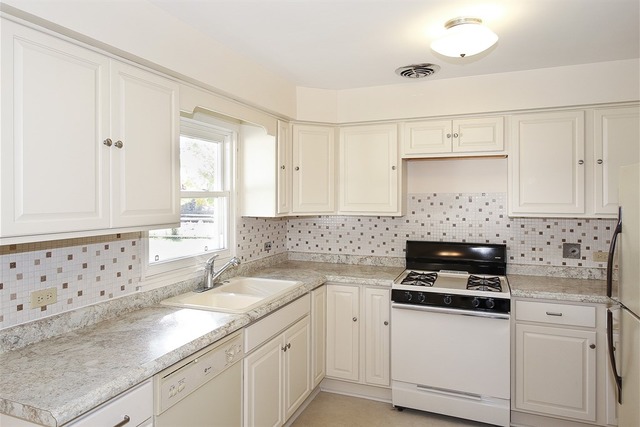 1351 E Lincoln Ave, Des Plaines, IL 60018 photo 7