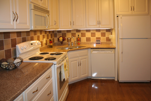603 S River Rd #2f, Des Plaines, IL 60016 photo 3