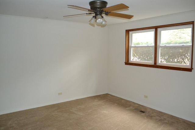915 Forest Dr, Elgin, IL 60123 photo 20
