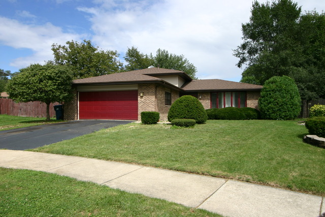 5528 Maple Ln, Midlothian, IL 60445 photo 1