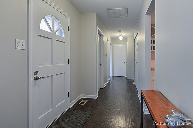 2012 Nottingham Ln, Wheaton, IL 60189 photo 3