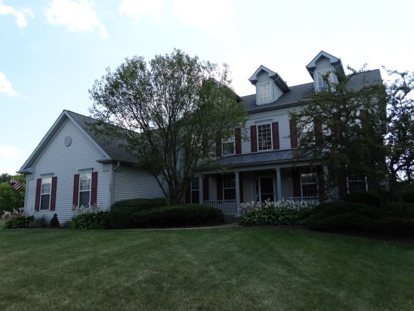 1537 Old Forge Rd, Bartlett, IL 60103 photo 2