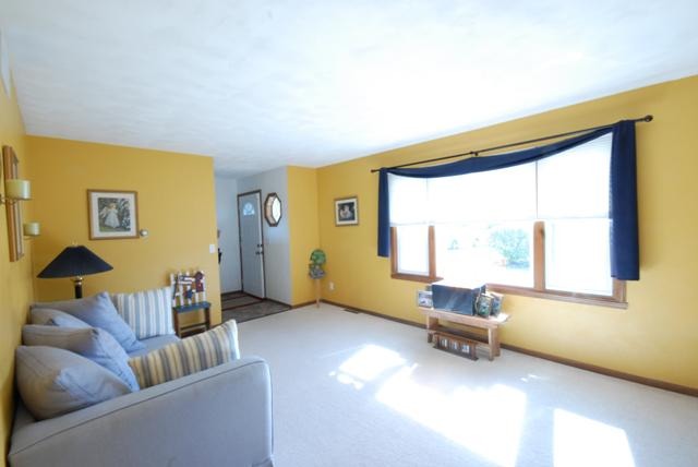 4154 Gloucester Rd, Roscoe, IL 61073 photo 3