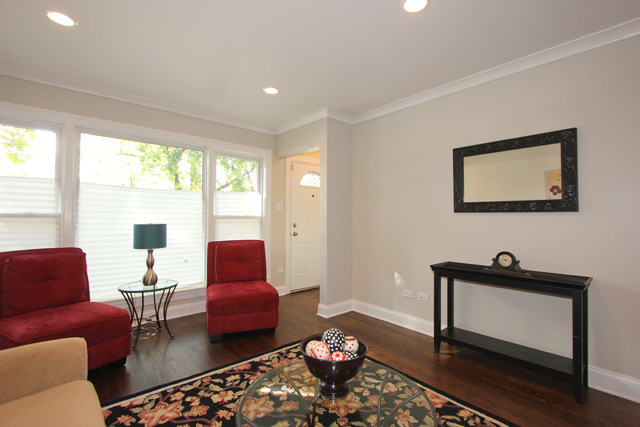 6830 W Dickens Ave, Elmwood Park, IL 60707 photo 2