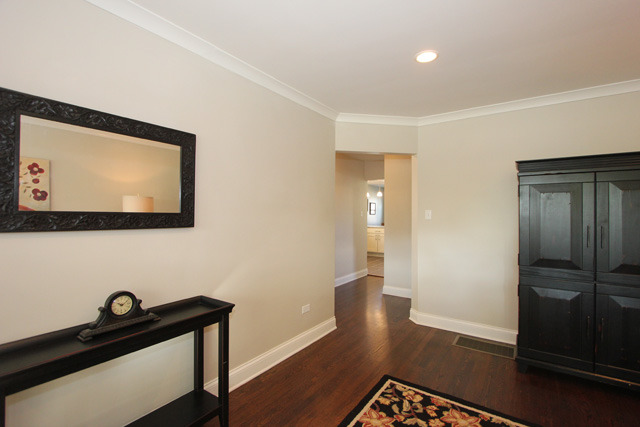 6830 W Dickens Ave, Elmwood Park, IL 60707 photo 4