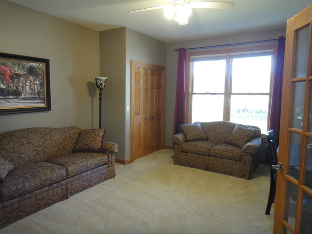 204 Jonathan Ct, Kirkland, IL 60146 photo 3