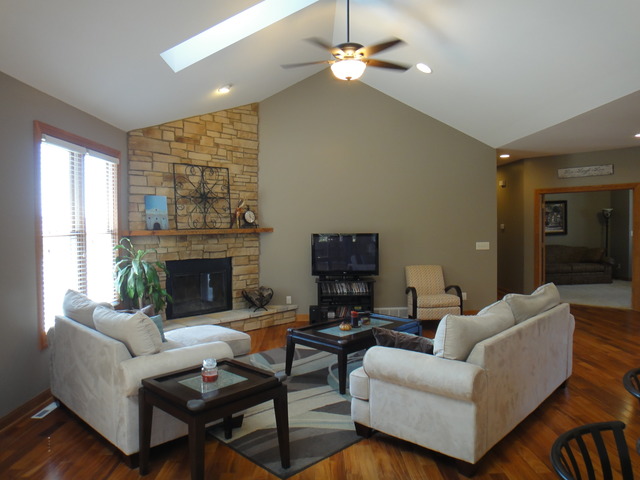204 Jonathan Ct, Kirkland, IL 60146 photo 4