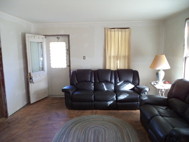 217 E James St, Dwight, IL 60420 photo 2