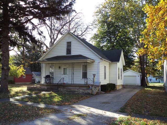 217 E James St, Dwight, IL 60420 photo 1