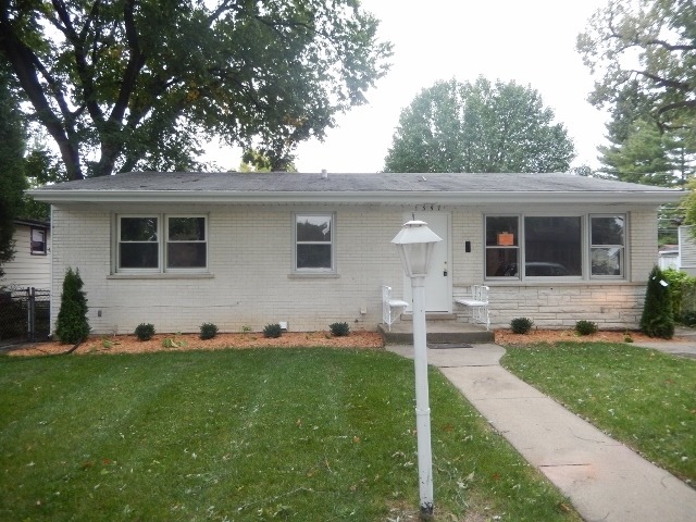 1357 E Algonquin Rd, Des Plaines, IL 60016 photo 1