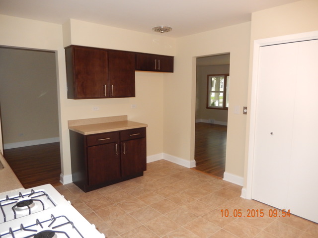 1357 E Algonquin Rd, Des Plaines, IL 60016 photo 7