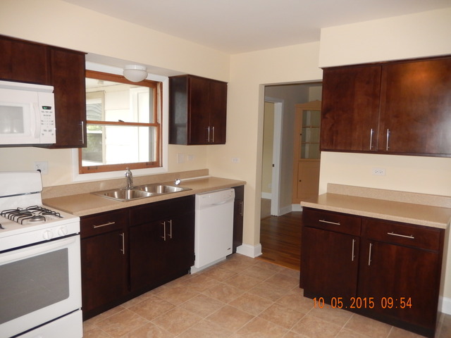 1357 E Algonquin Rd, Des Plaines, IL 60016 photo 5