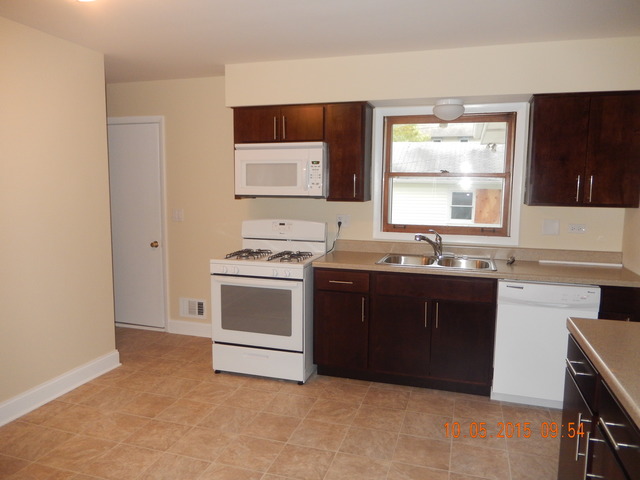 1357 E Algonquin Rd, Des Plaines, IL 60016 photo 6