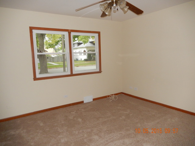 1357 E Algonquin Rd, Des Plaines, IL 60016 photo 10