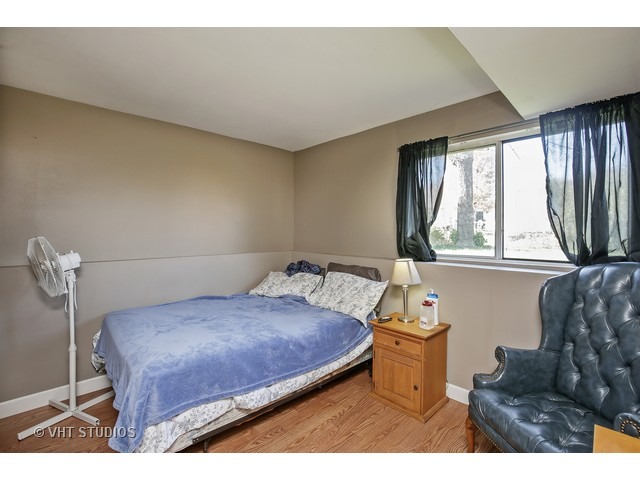 720 Thoreau Dr, Elgin, IL 60120 photo 11