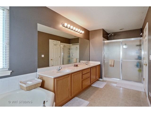 2982 Thunderbird Ct, Aurora, IL 60503 photo 10