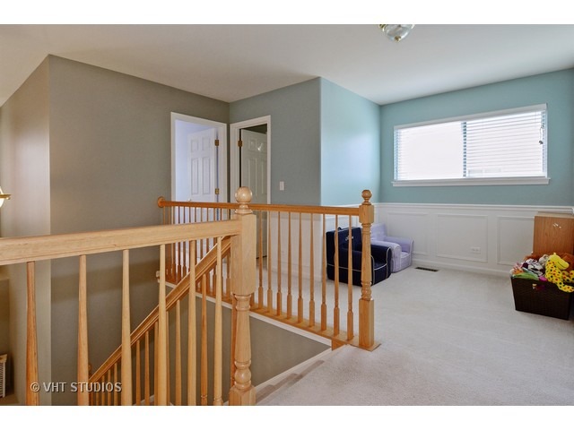 2982 Thunderbird Ct, Aurora, IL 60503 photo 8