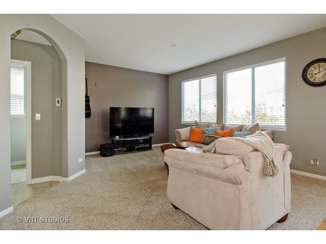 2982 Thunderbird Ct, Aurora, IL 60503 photo 6