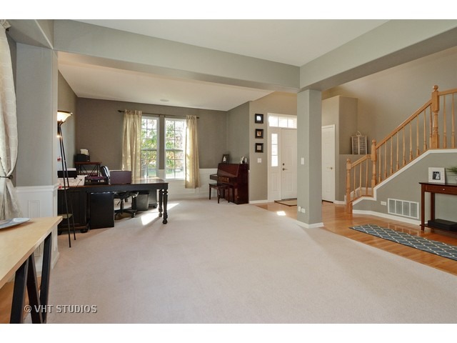2982 Thunderbird Ct, Aurora, IL 60503 photo 4