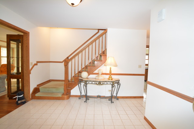 505 W Devon Ave, Bartlett, IL 60103 photo 3
