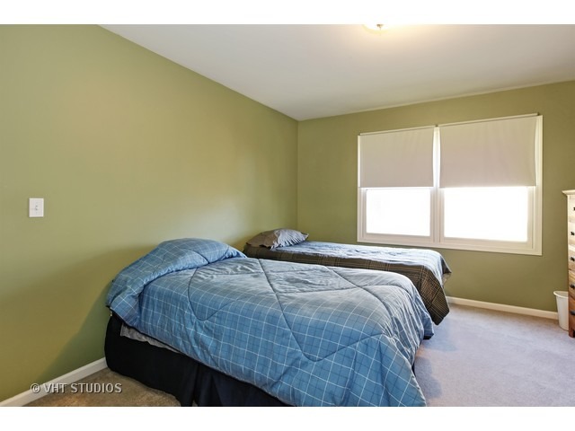 2116 Gardner Cir, Aurora, IL 60503 photo 14