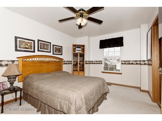 4216 Ashcott Ln, Plainfield, IL 60586 photo 9