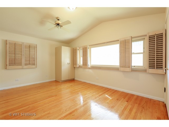 1083 Marshall Dr, Des Plaines, IL 60016 photo 9