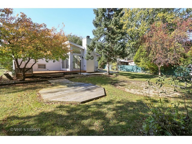 1083 Marshall Dr, Des Plaines, IL 60016 photo 10