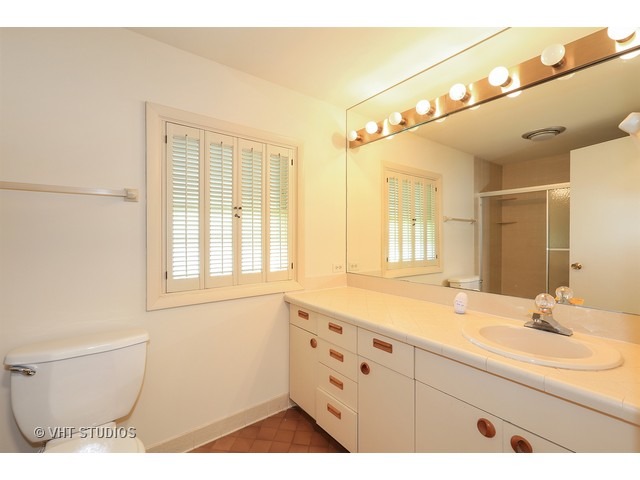 1083 Marshall Dr, Des Plaines, IL 60016 photo 7