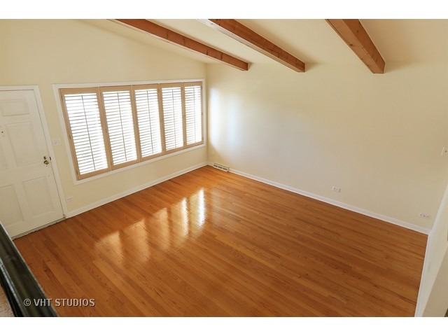 1083 Marshall Dr, Des Plaines, IL 60016 photo 2