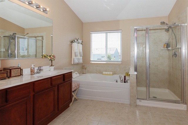 573 Waterford Rd, Elgin, IL 60124 photo 18