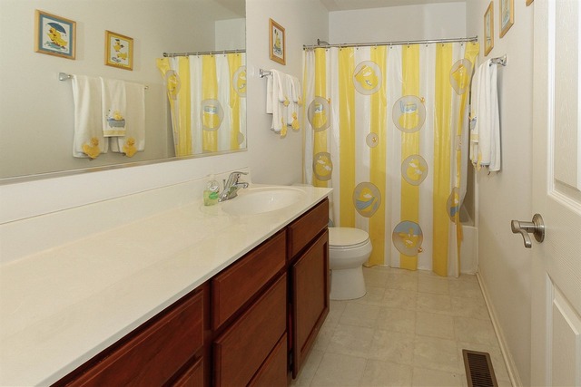 573 Waterford Rd, Elgin, IL 60124 photo 20
