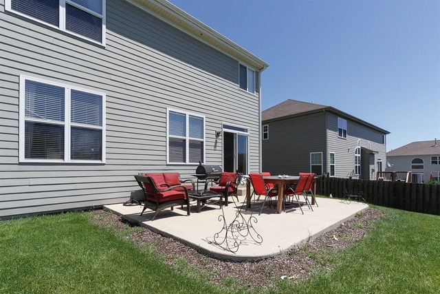 573 Waterford Rd, Elgin, IL 60124 photo 23