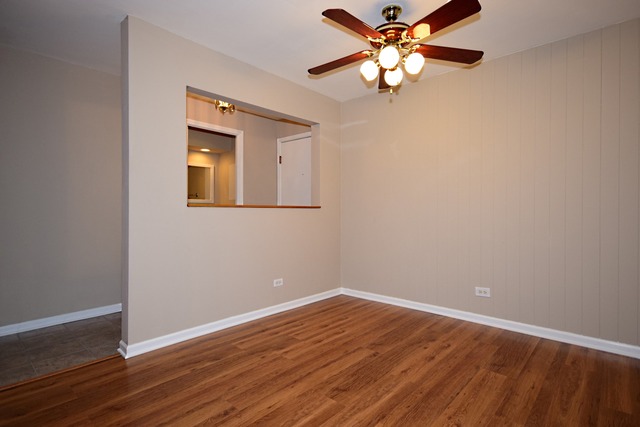 1500 Sandstone Dr #106, Wheeling, IL 60090 photo 3