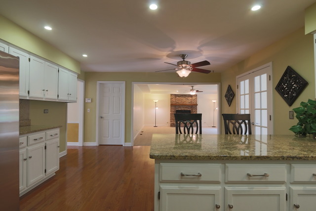 2416 Marshall Ct, Naperville, IL 60565 photo 6