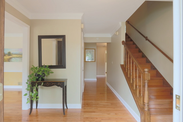 2416 Marshall Ct, Naperville, IL 60565 photo 3