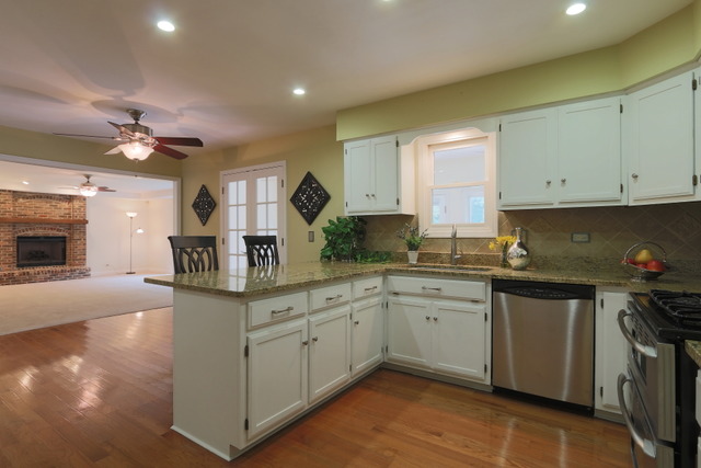 2416 Marshall Ct, Naperville, IL 60565 photo 5
