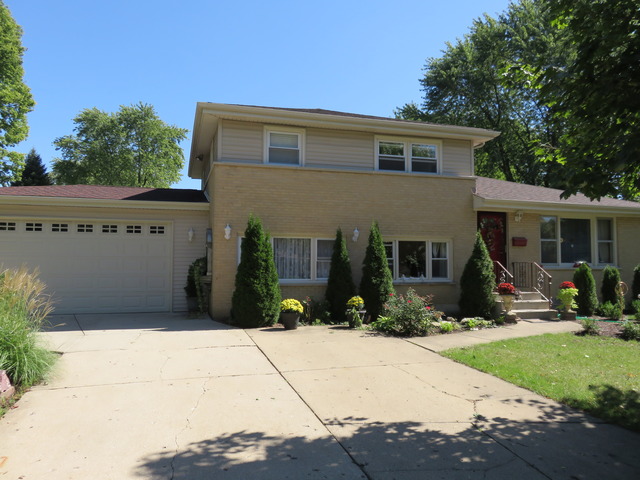 1380 Marcy Ln, Wheeling, IL 60090 photo 1