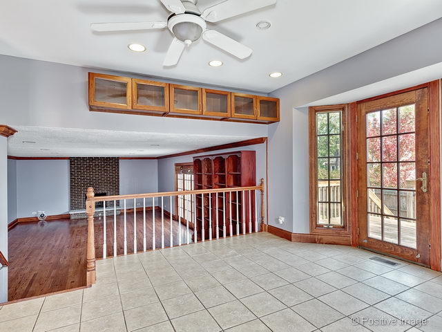 8445 Alden Ln, Darien, IL 60561 photo 10