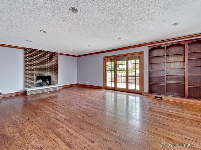 8445 Alden Ln, Darien, IL 60561 photo 11