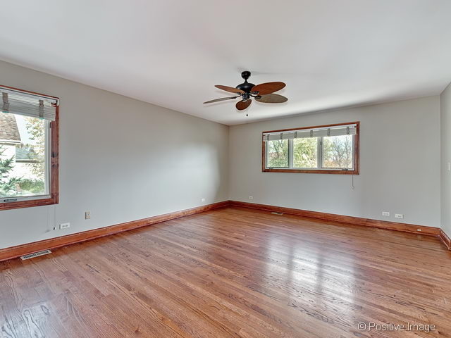 8445 Alden Ln, Darien, IL 60561 photo 15